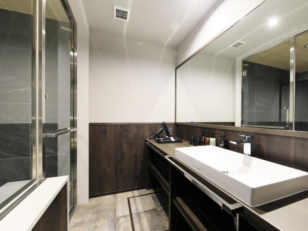 Well-appointed bathrooms
