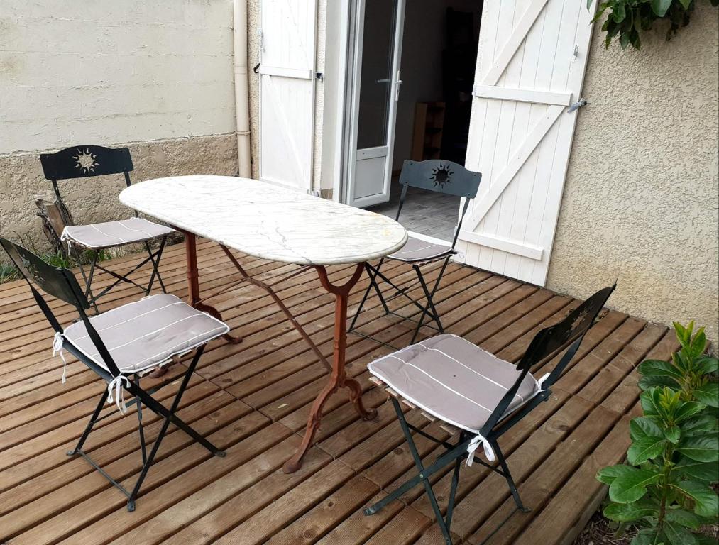 T2 Carpentras proche Avignon au calme jardin - 4
