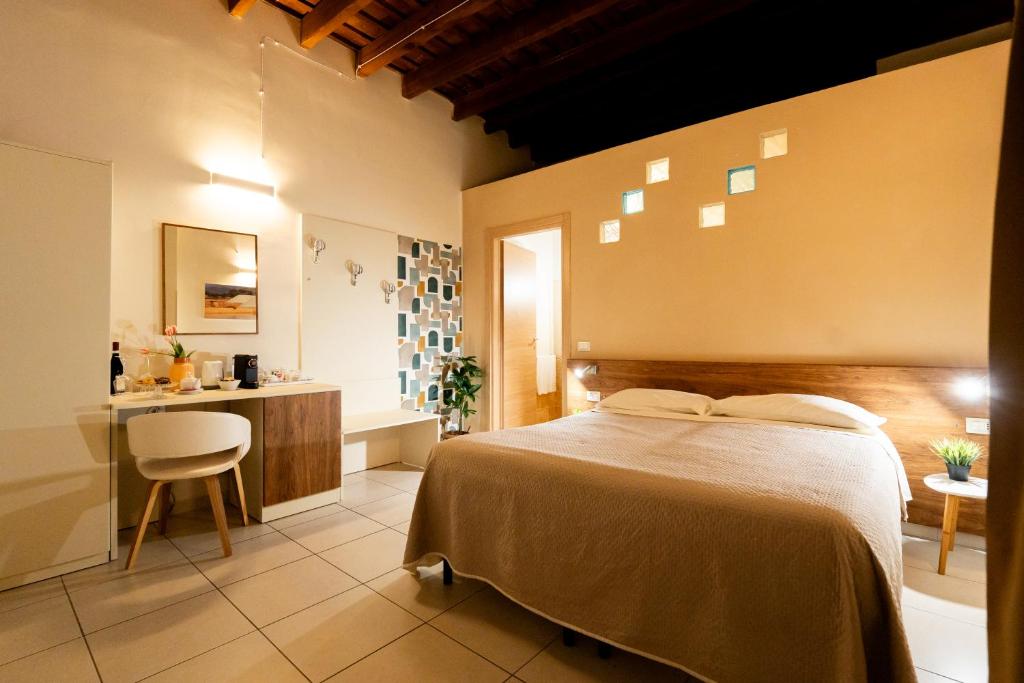 Porta delle Botteghelle — Hotel rooms in Trapani, Sicily