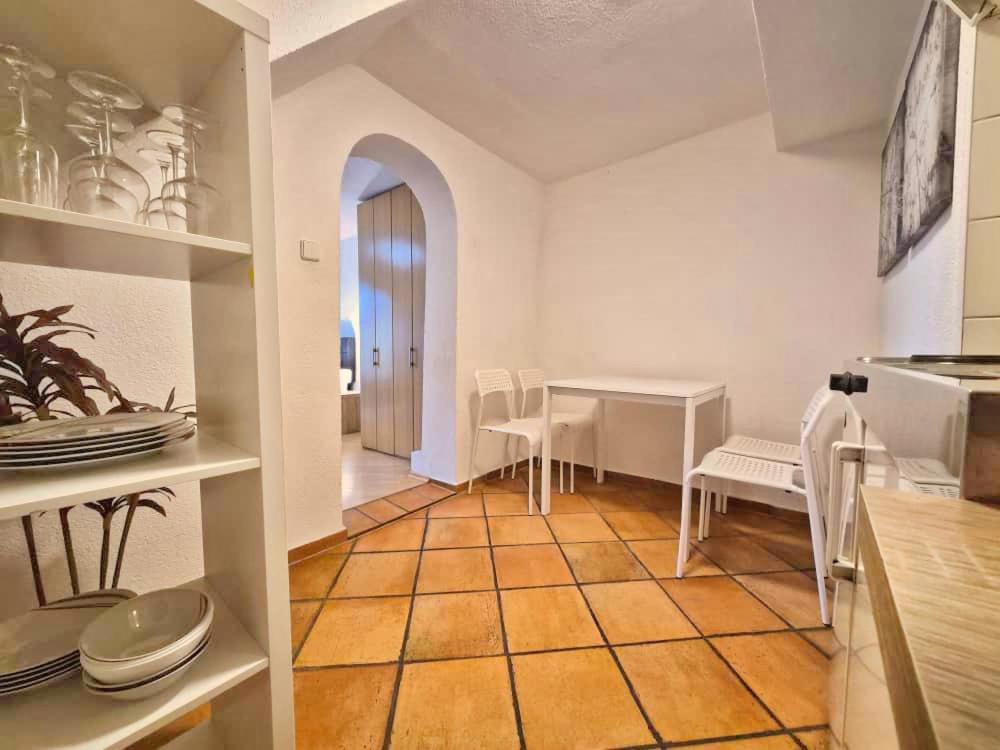 Studio in Innsbruck Old Town I 24-7 Self-Check-in - 4