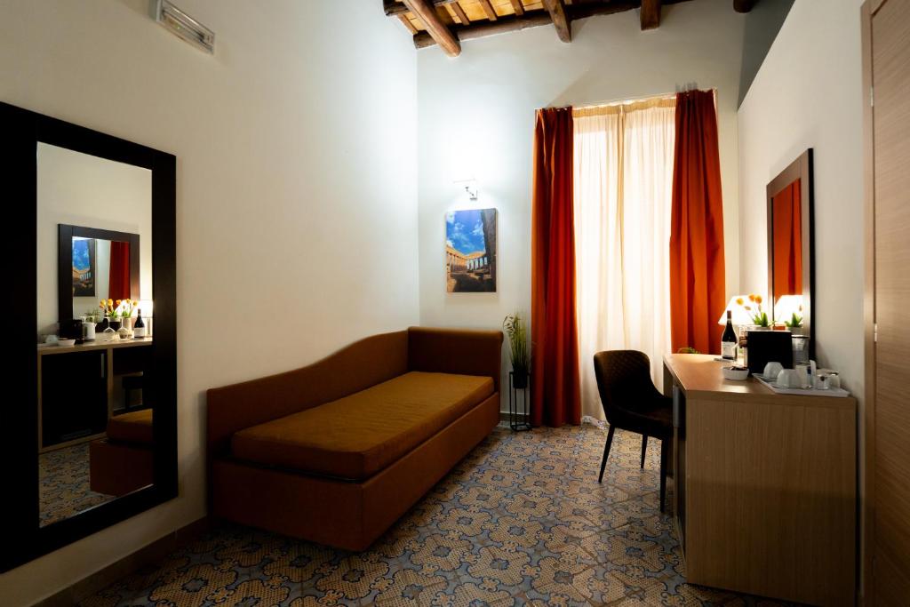 Porta delle Botteghelle — Hotel rooms in Trapani, Sicily