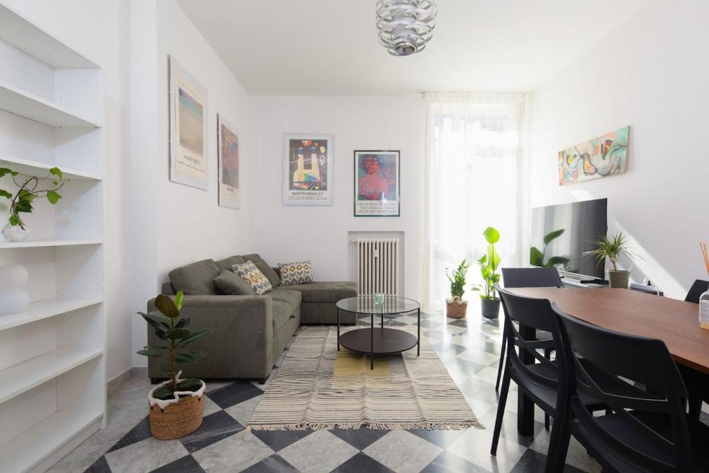 Spacious and bright accommodation with free parking - 1