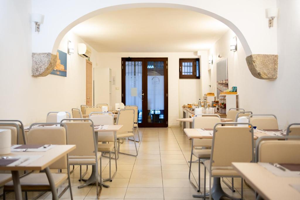 Porta delle Botteghelle — Restaurant & bars in Trapani, Sicily