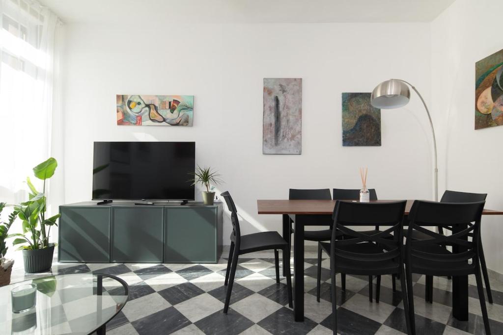 Spacious and bright accommodation with free parking - 3