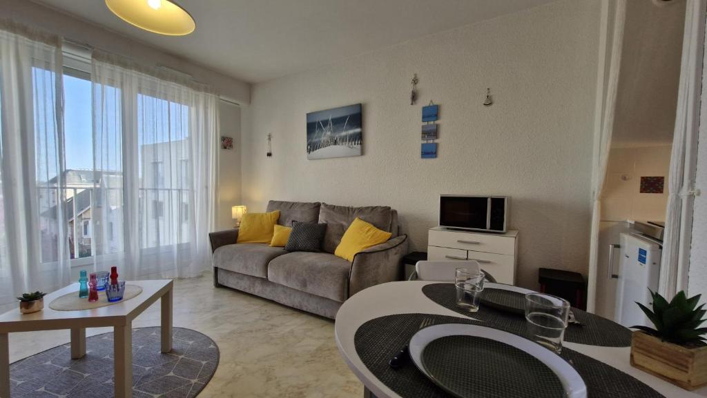 Royan - STUDIO LUMINEUX au calme - 30m de la PLAGE - Quartier du PARC - 3