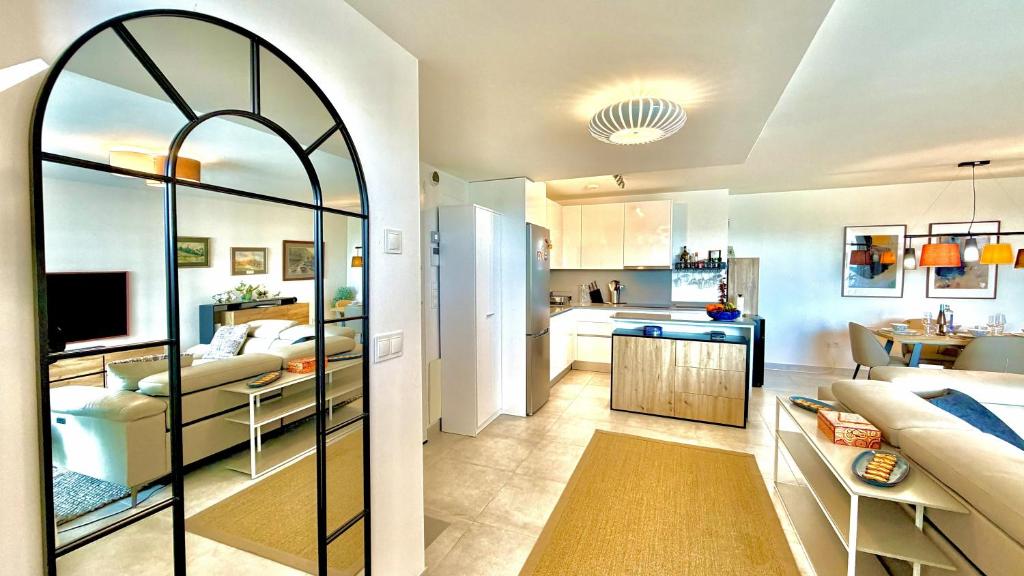 AZUL & VERDE Seaview Apartment - 3