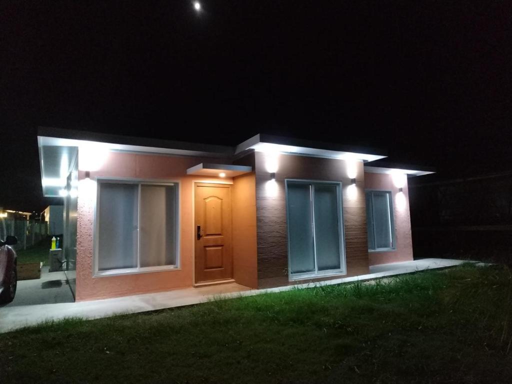 Casa con Barbacoa en ALtos de San Carlos Colonia del Sacramento - 1
