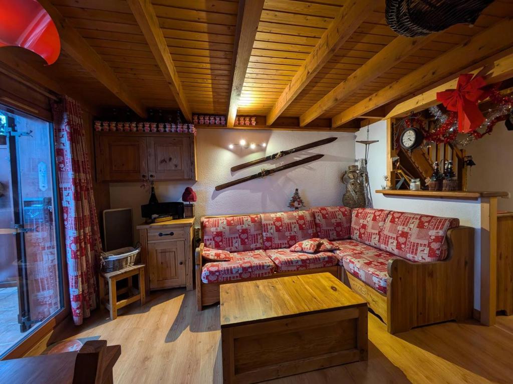 Duplex montagnard 6 pers avec piscine et loggia, Arêches - FR-1-342-327 - 1