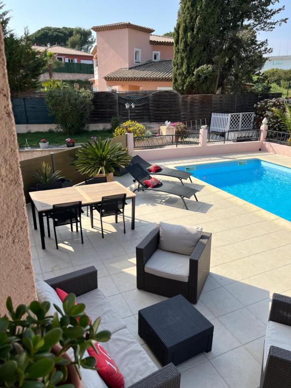 La Pinède appartement T2 accès piscine - 1
