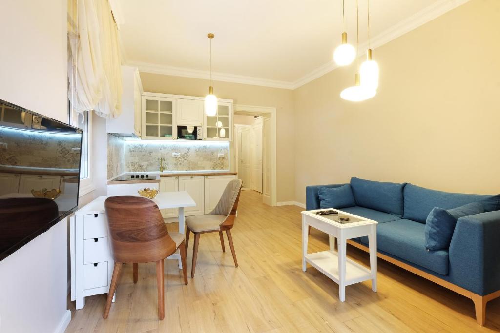 Stylish 1BR Luxury Apartment in Vračar Next to Kalenić - 2