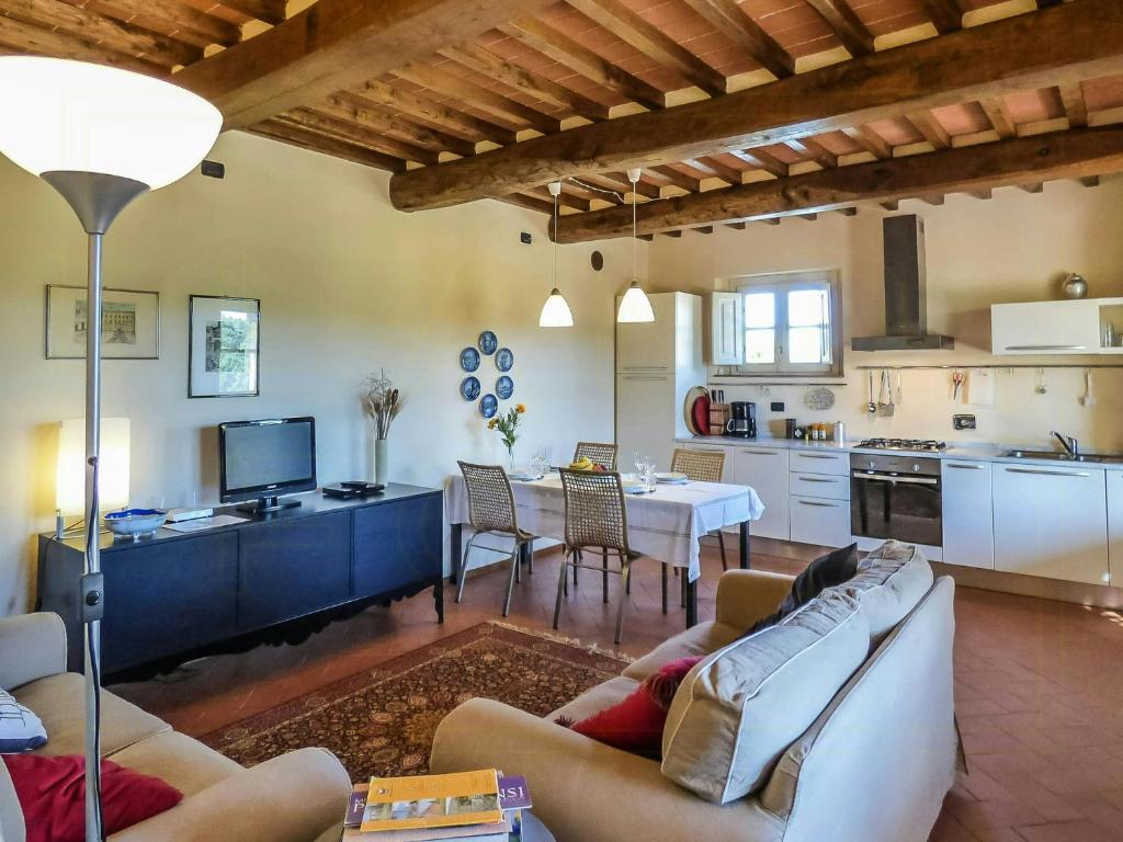 Apartment With Terrace And Pool Near Lucca - 5