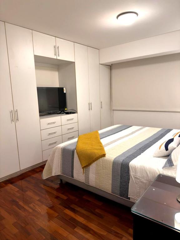 Spacious 3 Bedroom Apartment in Surco - 4