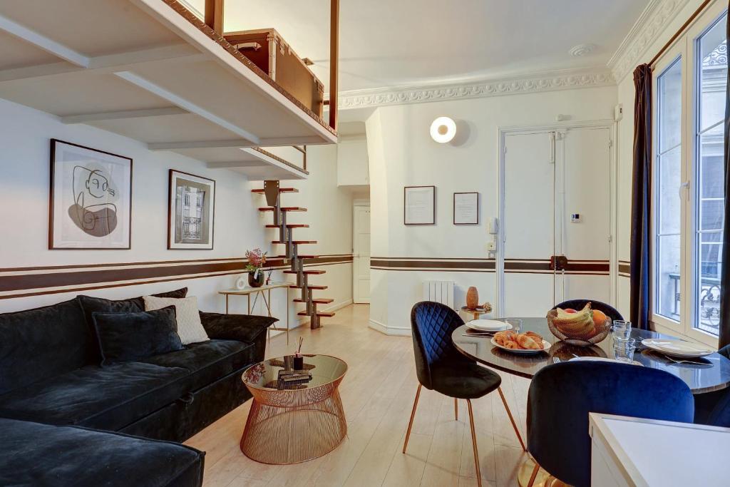 Luminous apartment in Champs-Elysees - 1