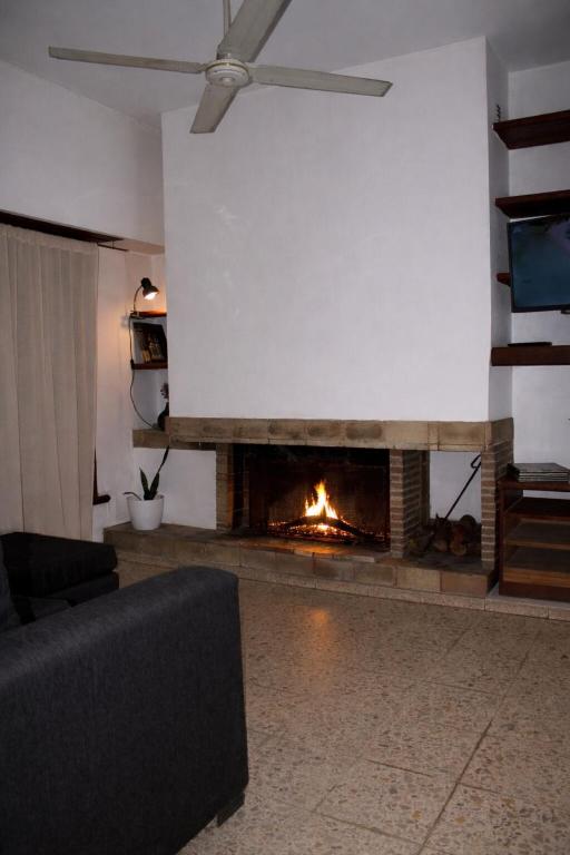 Casa amplia, céntrica y con garage en Junin, BA - 2