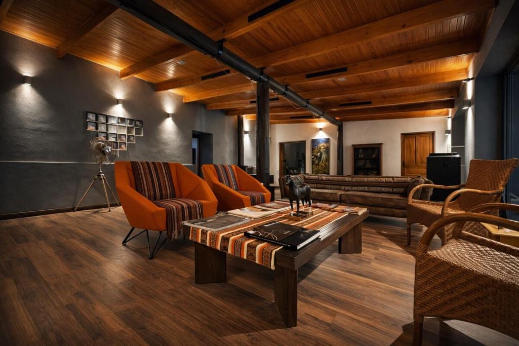 Atacama Arriera Villa Private Desert Oasis Sleeps thirteen Pool & Starlink - 1