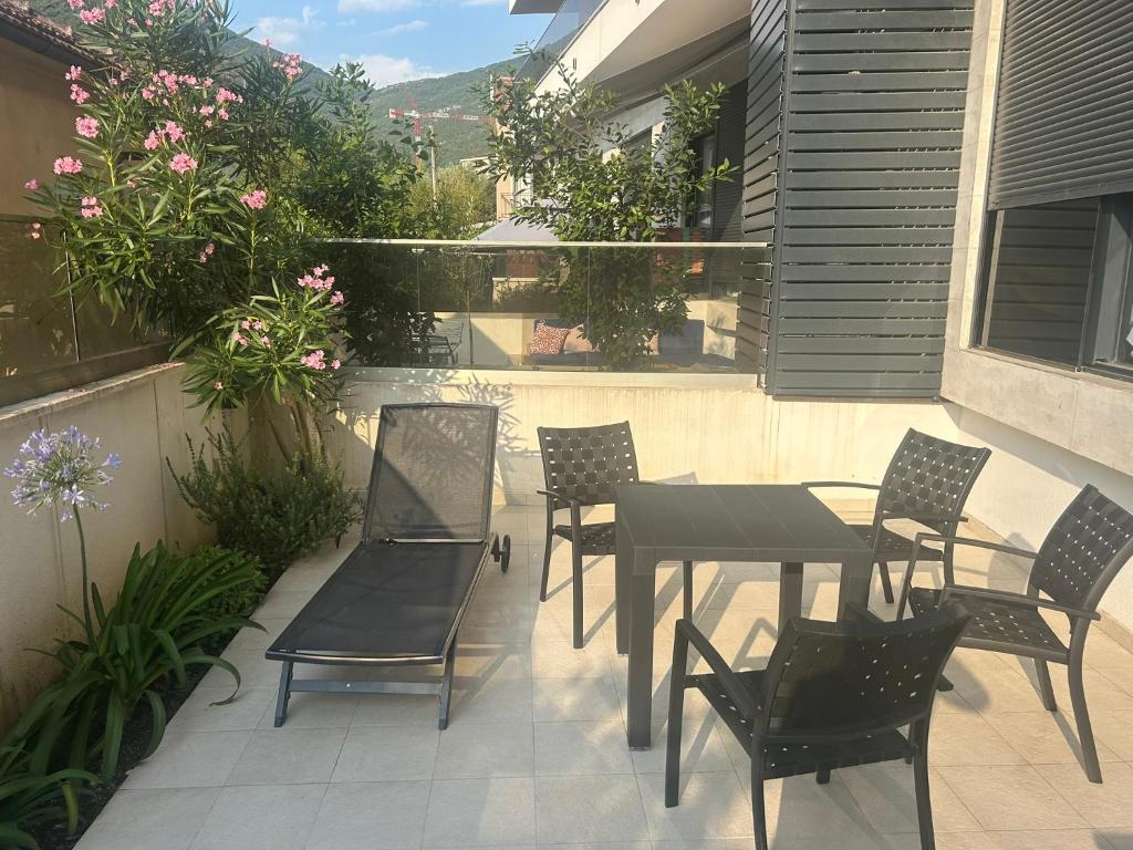 Luxury 2BR Apartment with Terrace & Parking near Porto Montenegro - 5