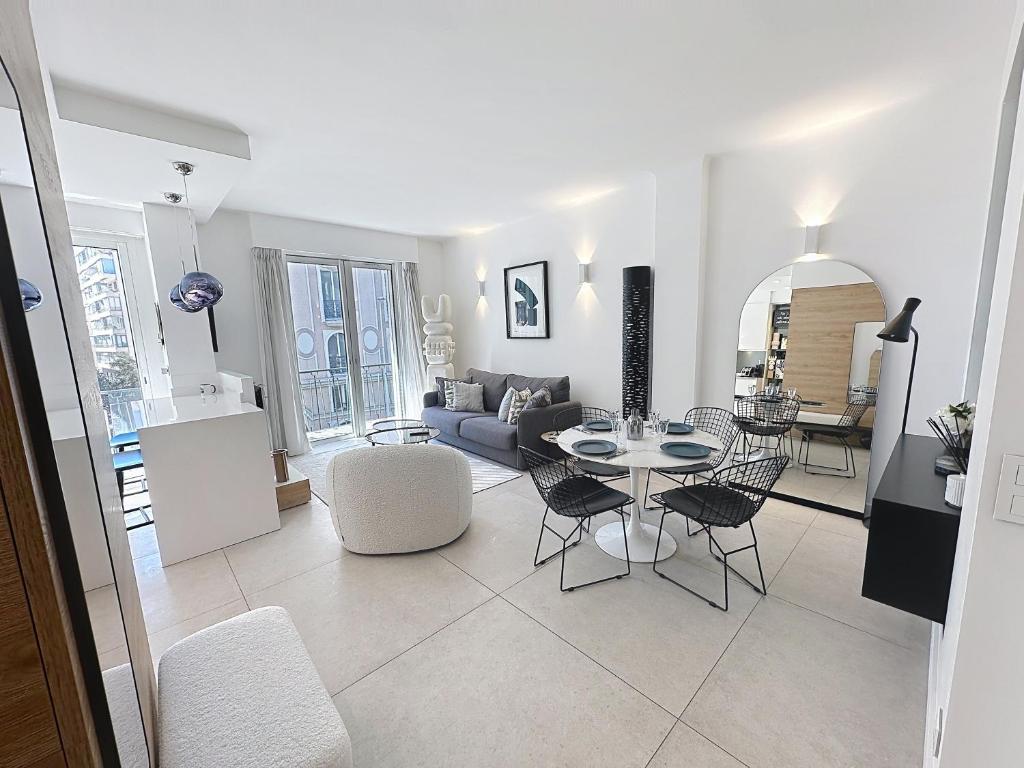Cannes Center La Croisette Splendid 2 BR in premium residence gardens and balcony by Olam Properties - 4