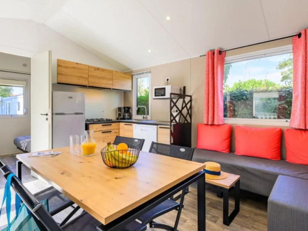 Mobil-home confortable, animaux admis - 4 pers. - API-1-52-2582 - 3