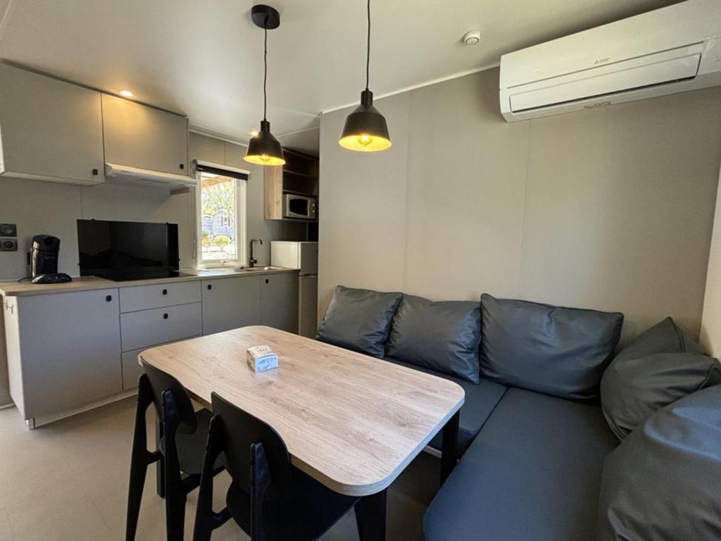 Mobil home climatisé, animaux admis - 4 pers. - API-1-52-2618 - 3