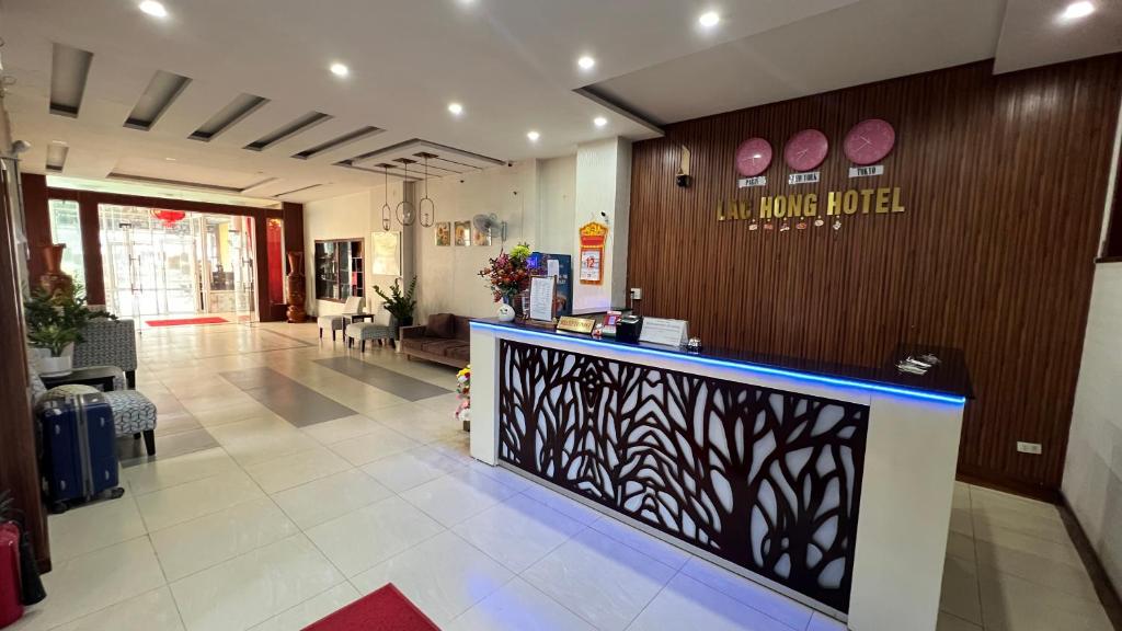 Khách sạn Lạc Hồng