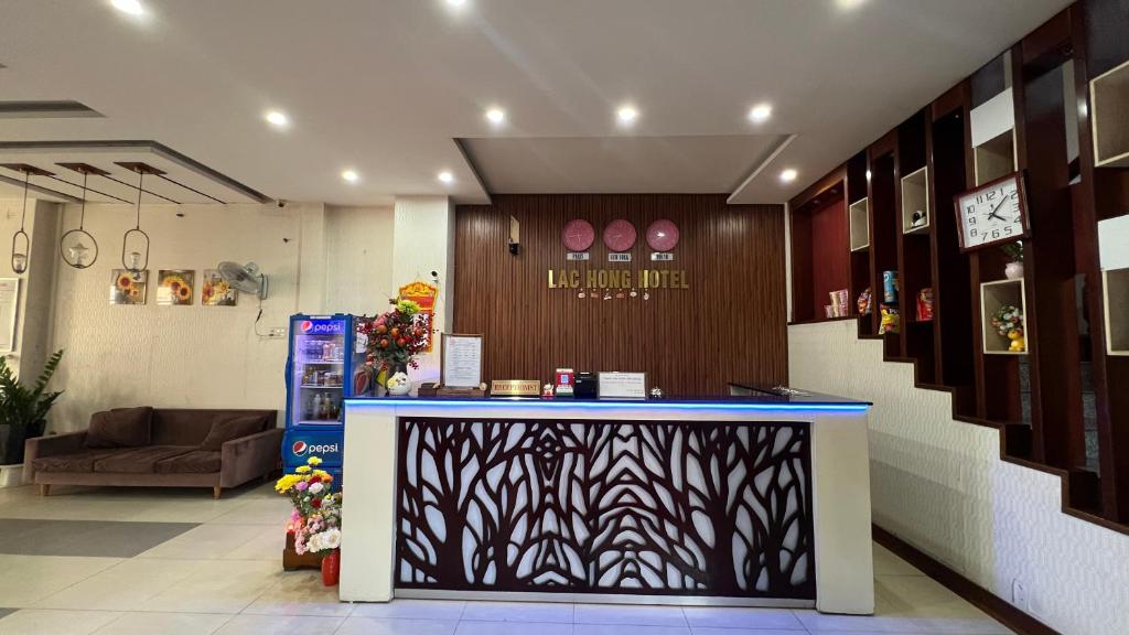 Khách sạn Lạc Hồng
