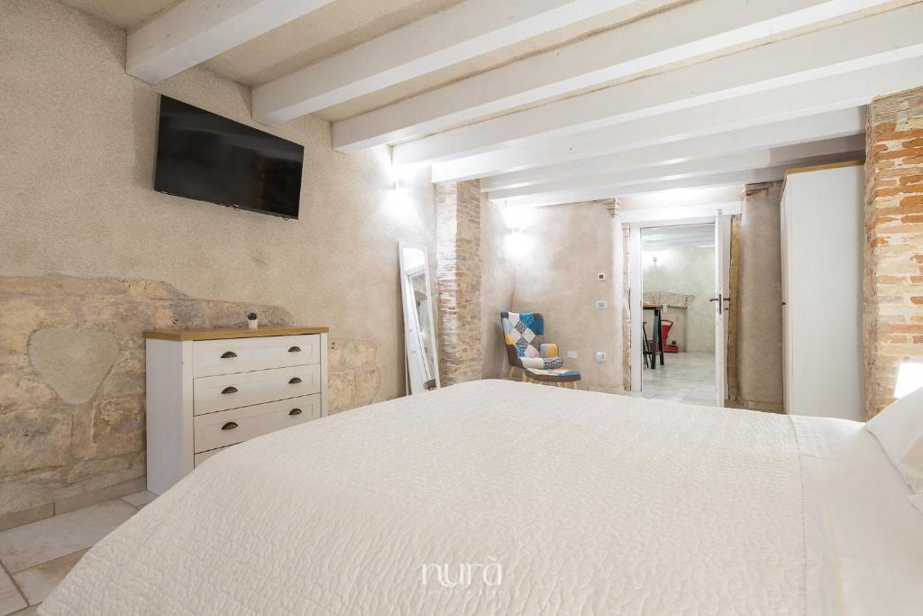Castello Room & Spa - 3