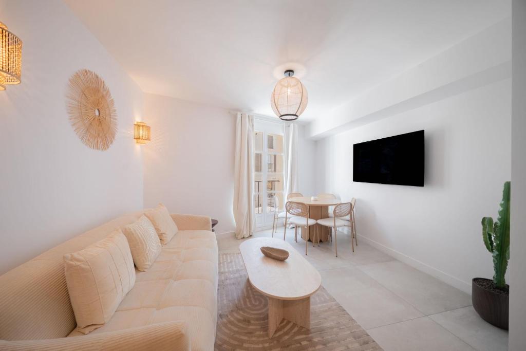 Apartment Place des lices -2BDR-6P- Saint Tropez - 2