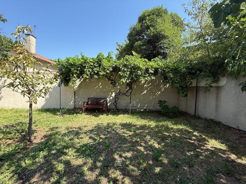 Air-conditioned house with garden, pool & foosball table - 5