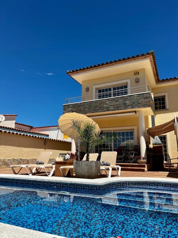 High Standard House with privat Pool - 1