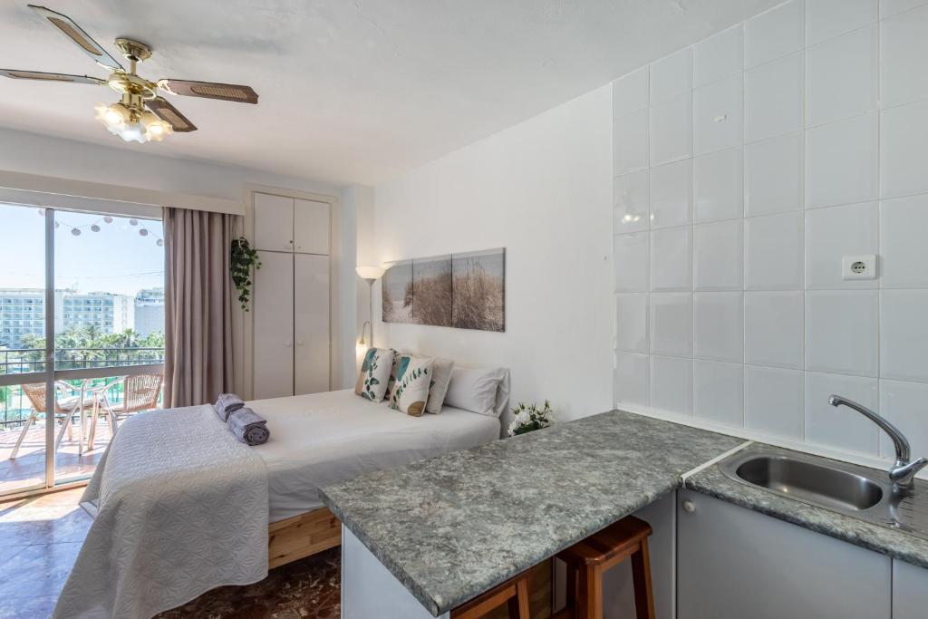 AA Guest - The Golden Sea Views Eco Apartment - 4