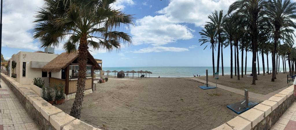 Marina Bajondillo Renoved wifi 20 meters from the beach - 2