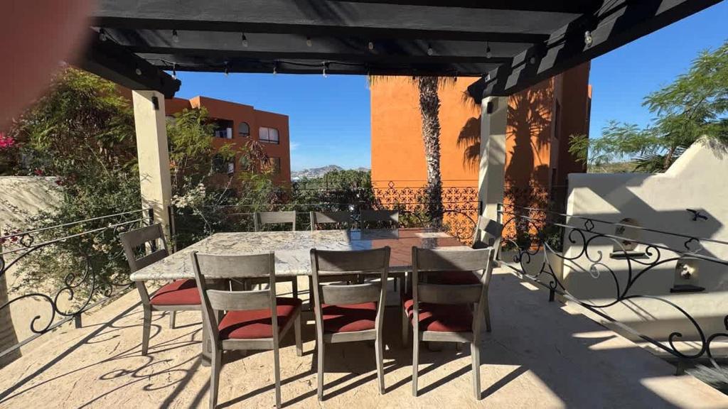Grand Villa Famlee - multi-family rental sleeps 16 - 5