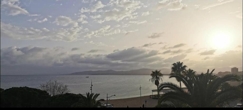 Vue mer et vieux port Saint-Raphael Parking - 3