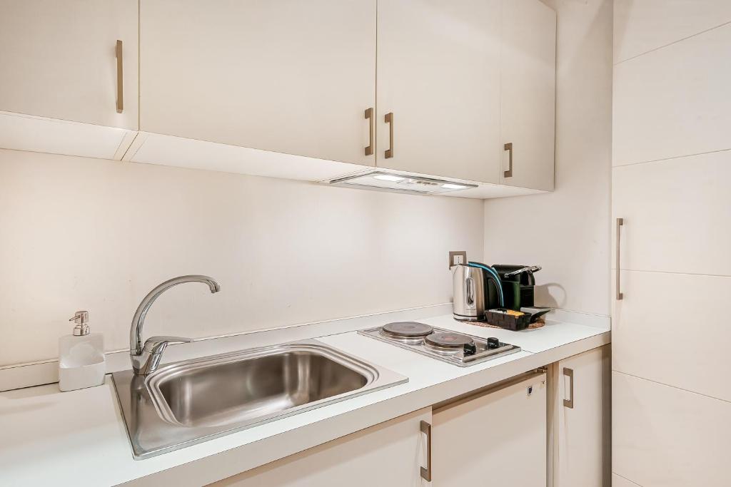 Leonardo Boutique Apartment - 4