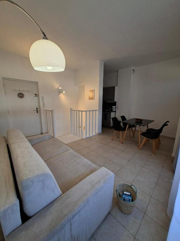 Duplex Apartment - Sleeps 4 - 4