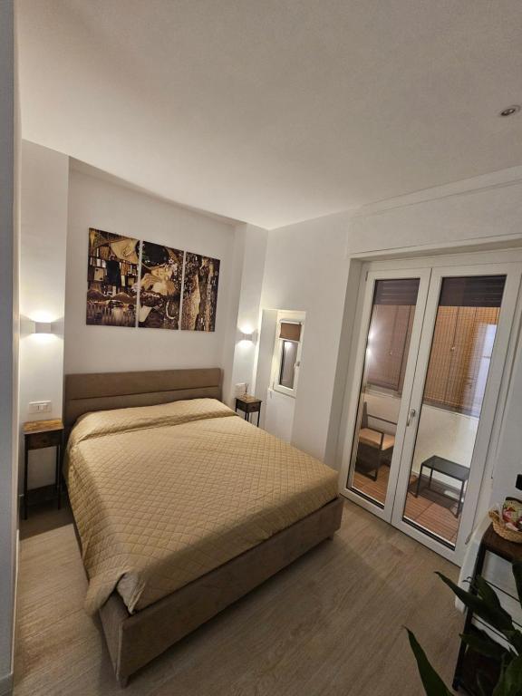 EOS Guest House - 1