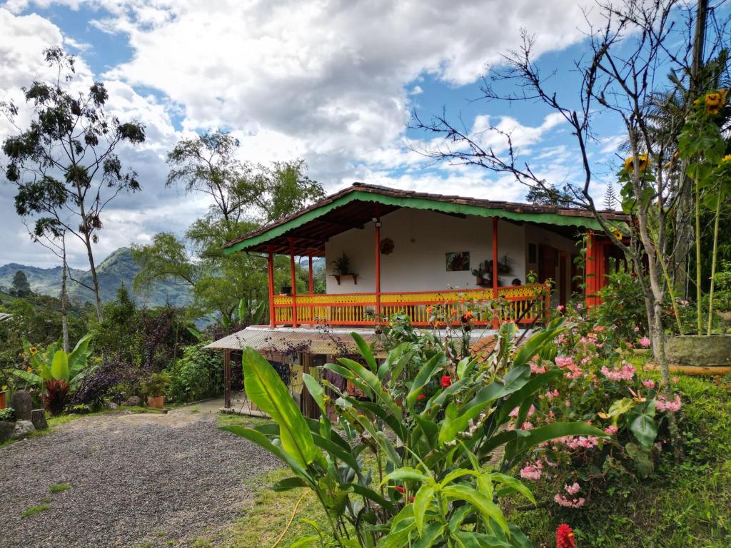 Hostal Finca Los Girasoles - 2