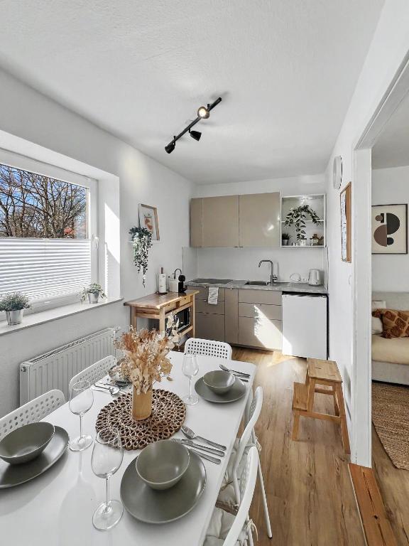MEGHA Living - 2 Zimmer Appartments mit Küche - Zentral - 4