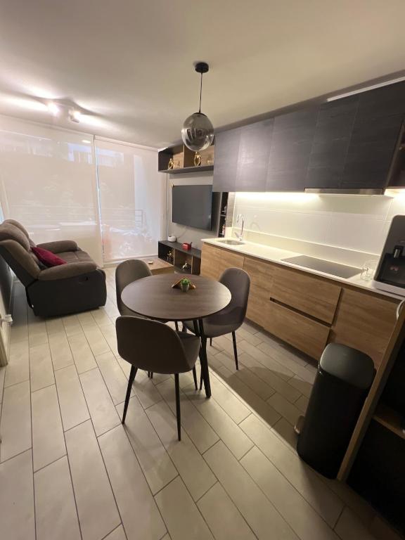 Moderno Departamento para 4 personas con estacionamiento - 1