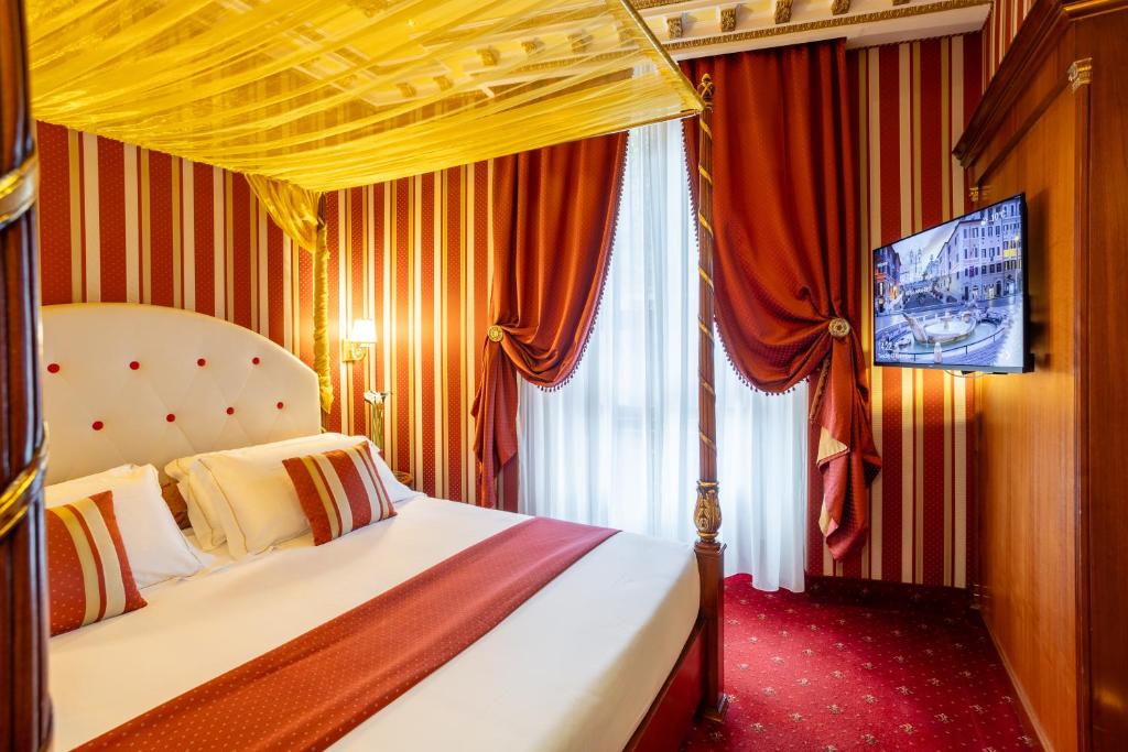 Hotel Manfredi Suite In Rome - 2