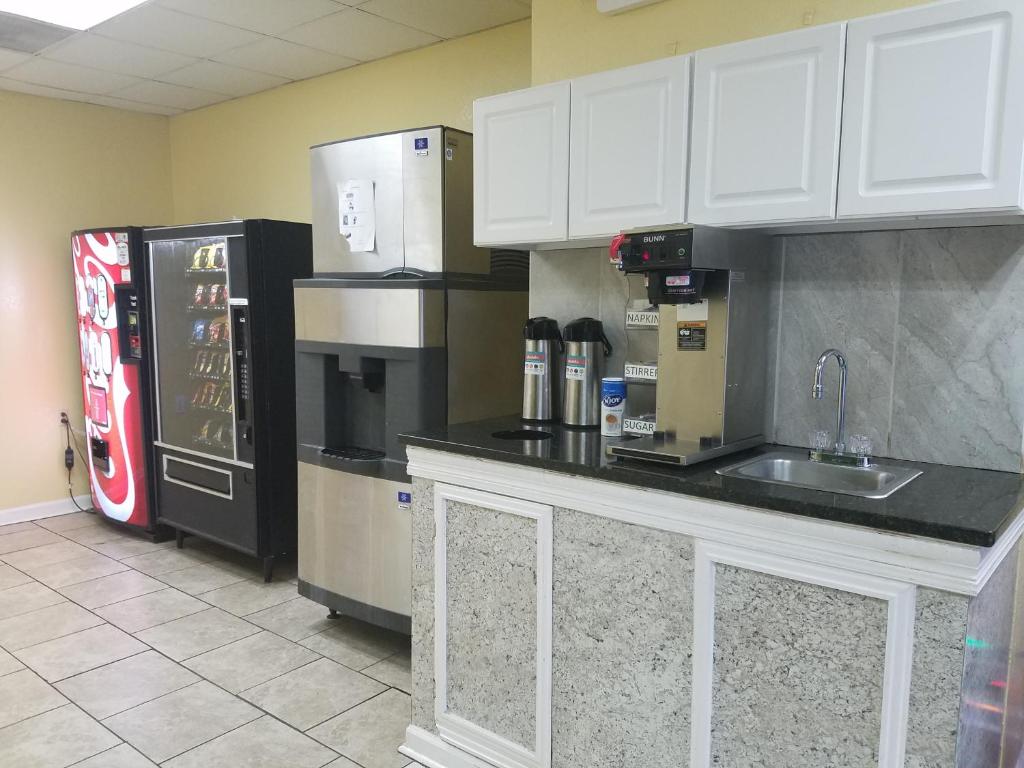 Masters Inn I-26 photo