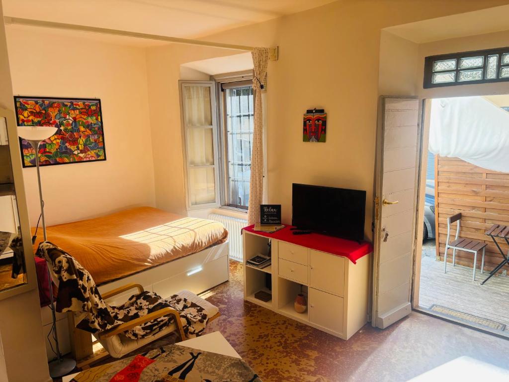 Friendly Africa Room Como Center - 1