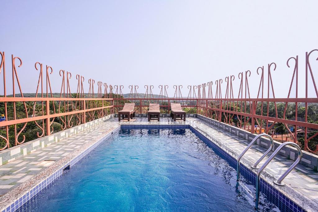 スイミングプール