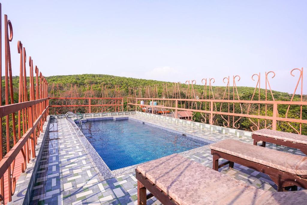 スイミングプール