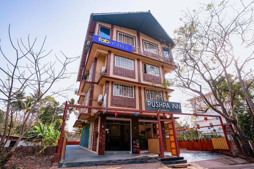 FabHotel Pushpa Inn Assagao 外観