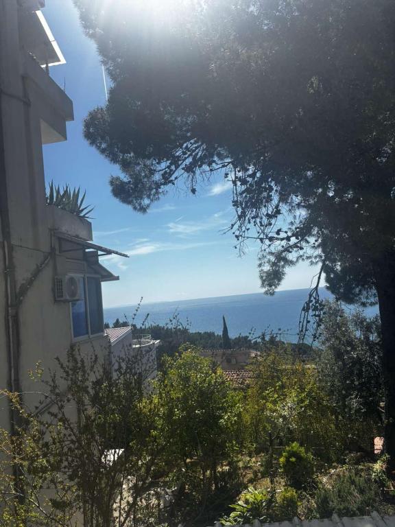 Inga Sea View Apartment with Free Parking - 1