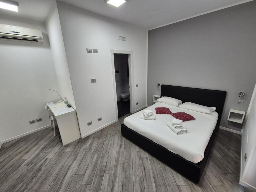 La Lira Two GuestHouse - 2