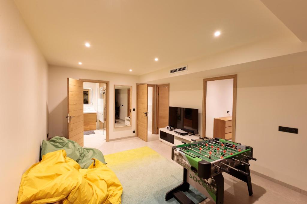 Cannes, 3 bedrooms, sleeps 6, garden, 2 bathrooms - 2
