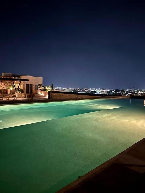 Luxury Studio Rooftop,Pool,Gym,Wifi,close to Beach - 4