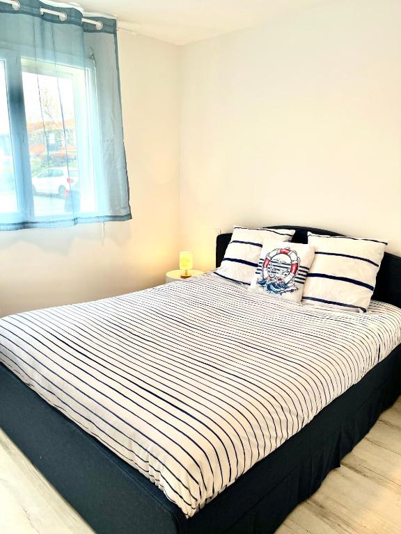 Apartment with a quiet garden and parking - 6 guests - 3